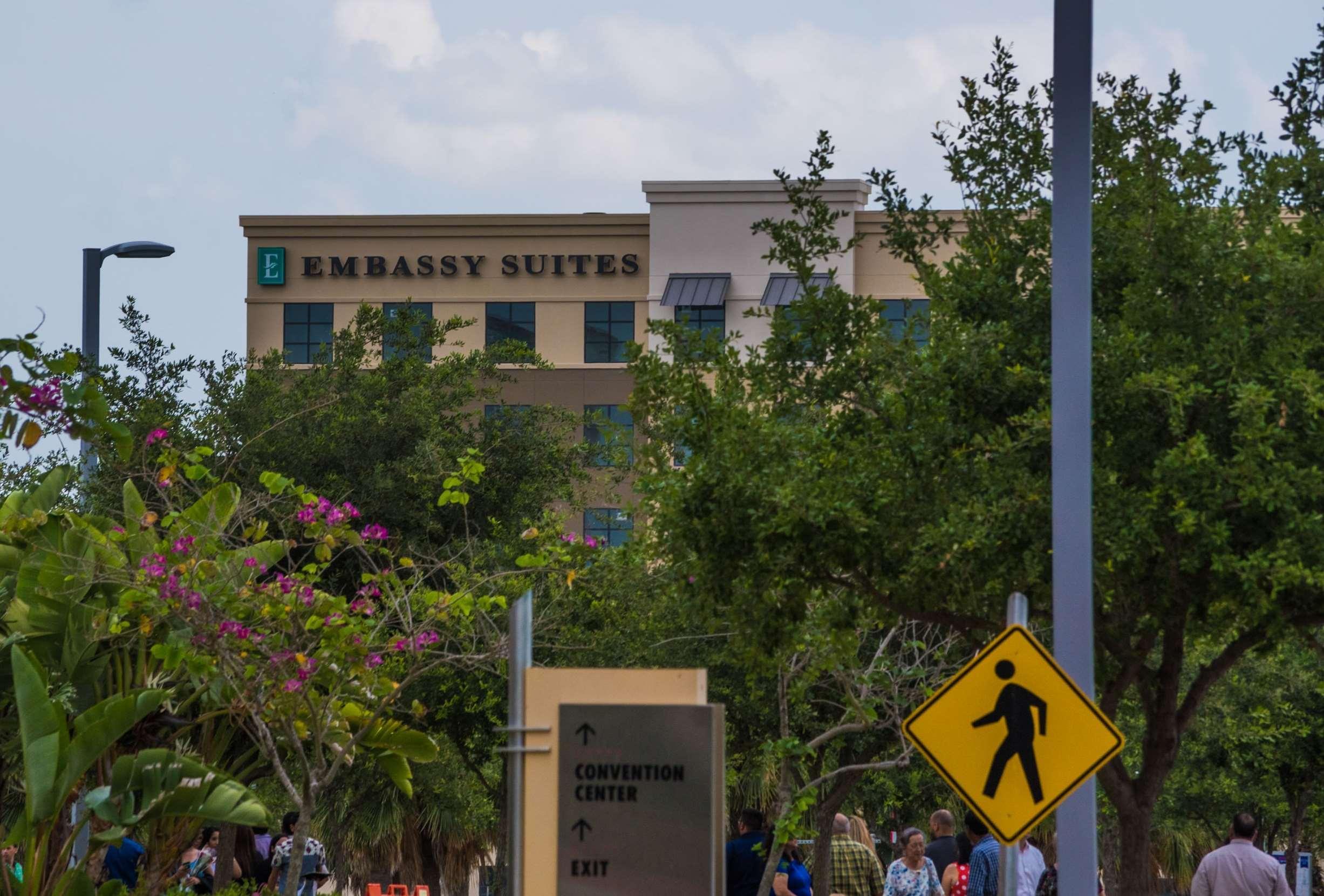 Embassy Suites By Hilton Mcallen Convention Center Exteriör bild