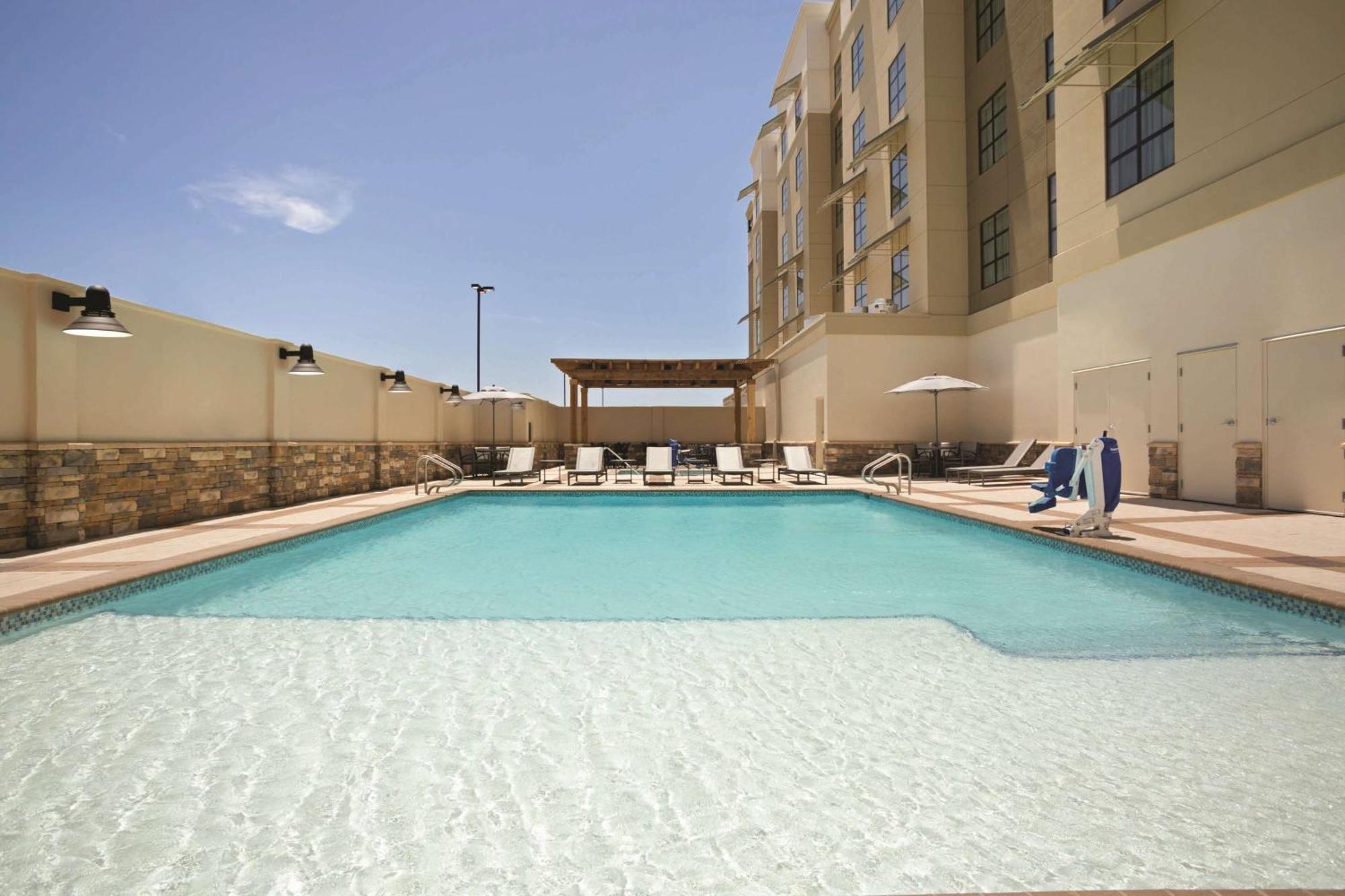 Embassy Suites By Hilton Mcallen Convention Center Exteriör bild